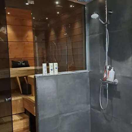 Arctic Giantlog Villa *