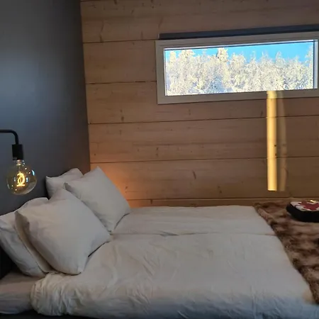 Arctic Giantlog With Private Ice Rink Вилла Рованиеми